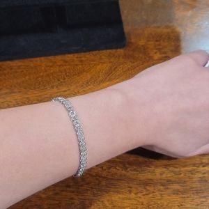 10K white gold bracelet.